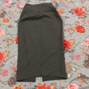 Lululemon Nulu Slim-Fit High-Rise Skirt Army Green size 2